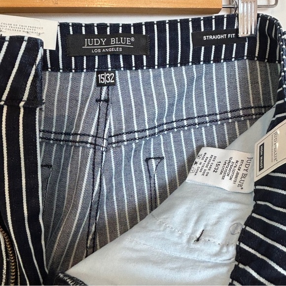 NWT Judy Blue Women’s Black And White Stripped Straight Leg Jean Size 15 - Picture 12 of 12